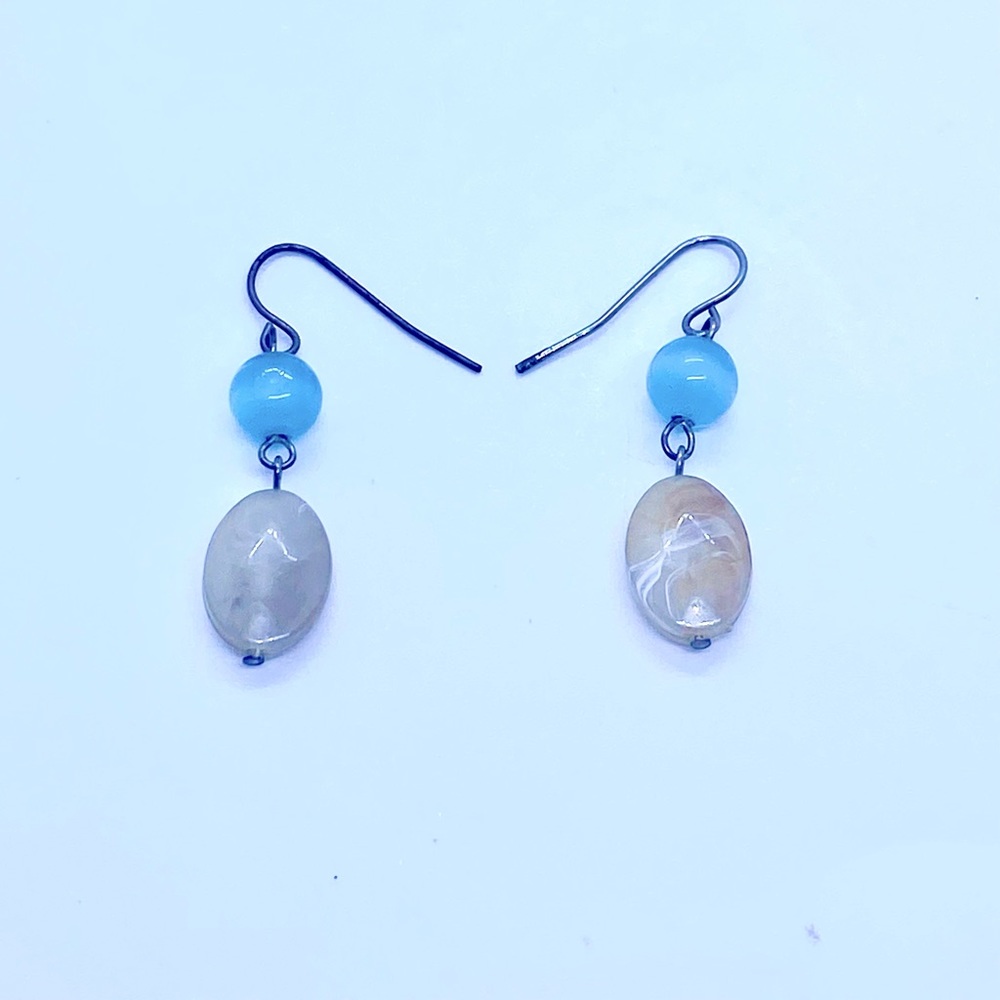 Blue & Tan Beaded Dangle Earrings 🔥 3 for $20